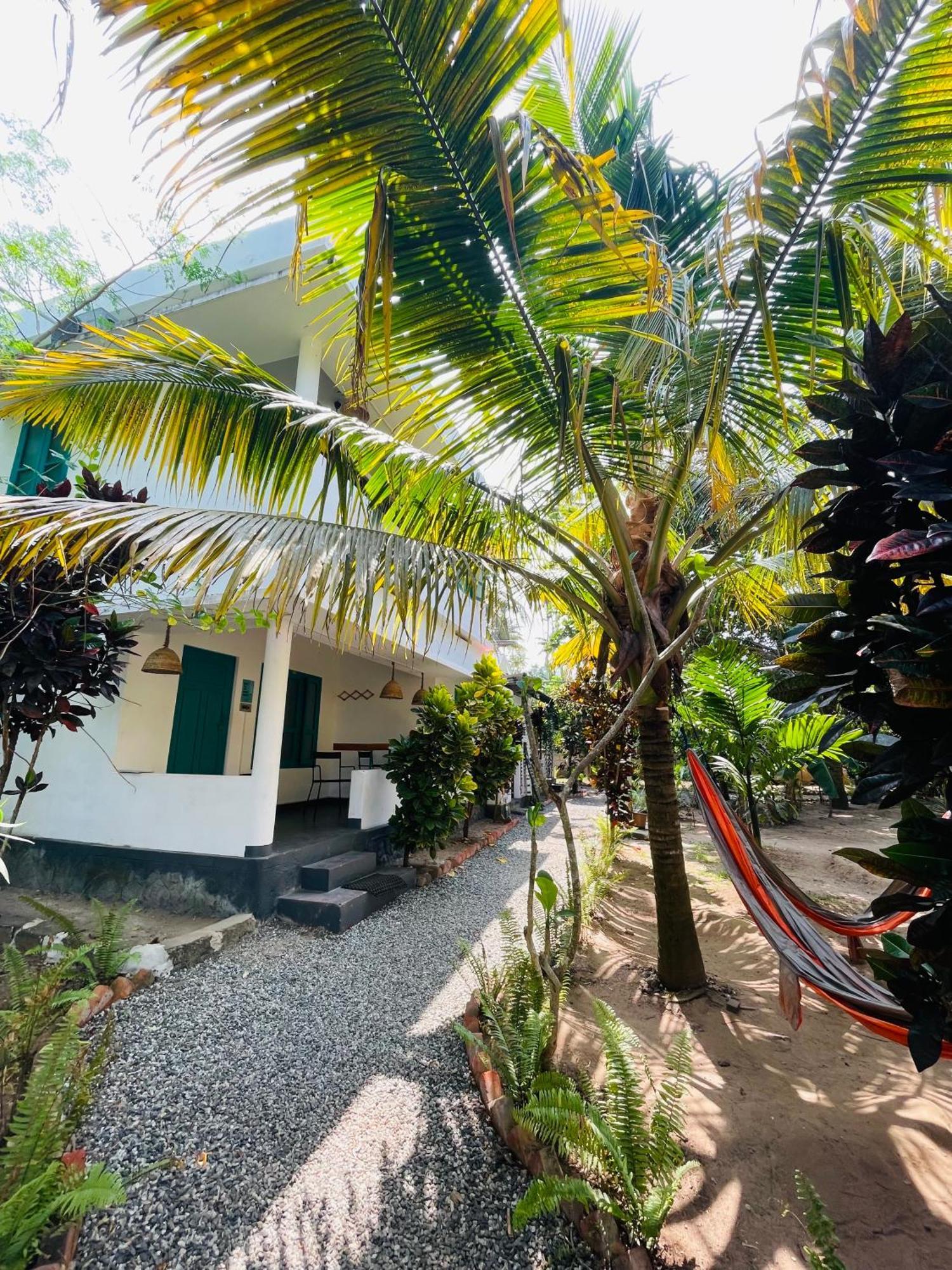 Albergue Cliff & Coral Varkala Exterior foto
